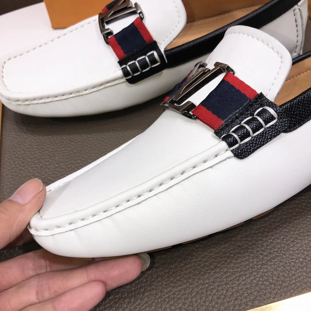 Men's men's shoes 💰420💰 [LV Doudou shoes] (water-dyed cowhide lining) new model is on the market, available on the official website. The new Doudou shoes are processed into single-color materials, and the uppers are made of imported cowhide material. The body of the shoe is fully hemmed with mark thread, and is lined with imported original cowhide leather. The elegant shoe shape is super suitable for all-matching, and the size is 38-44.